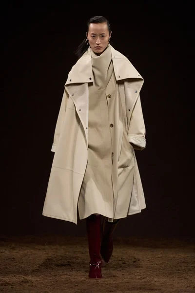 Look 14